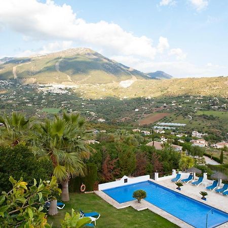 Hotel Cortijo De Salia Alcaucín Exteriör bild