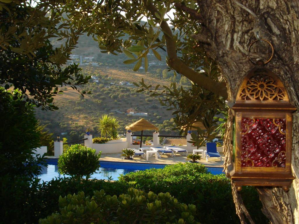 Hotel Cortijo De Salia Alcaucín Exteriör bild