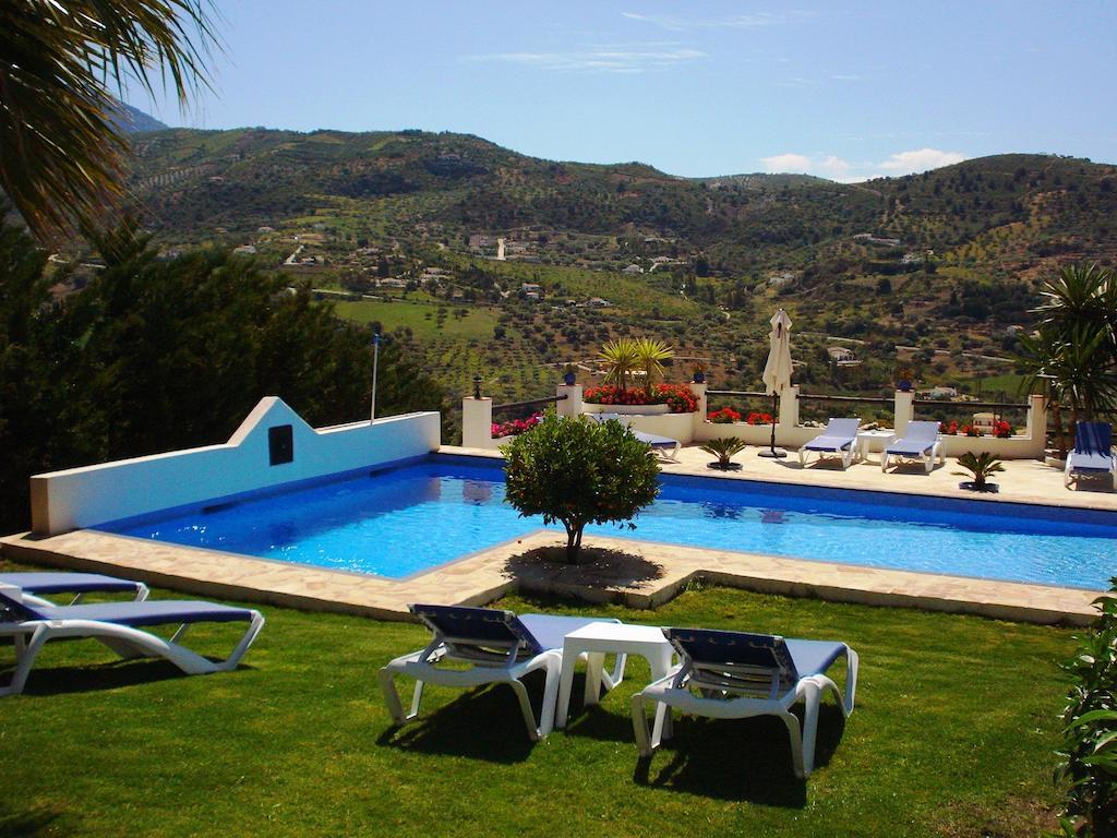 Hotel Cortijo De Salia Alcaucín Exteriör bild