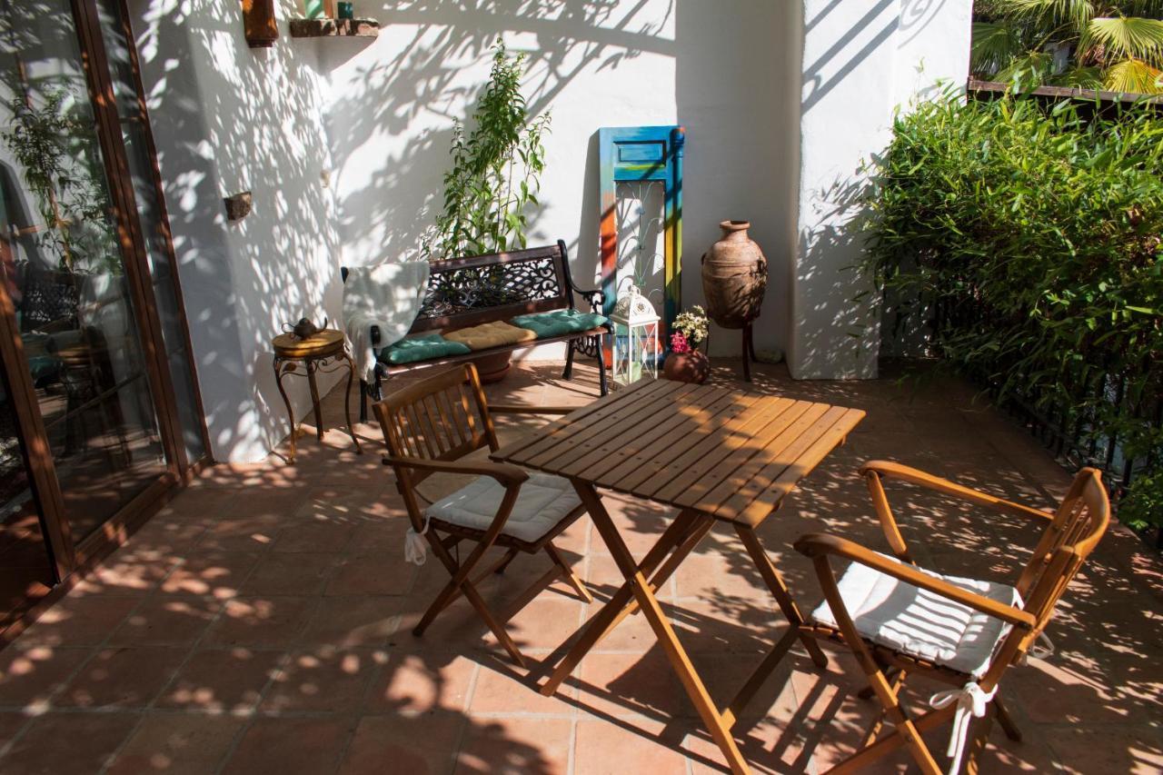 Hotel Cortijo De Salia Alcaucín Exteriör bild