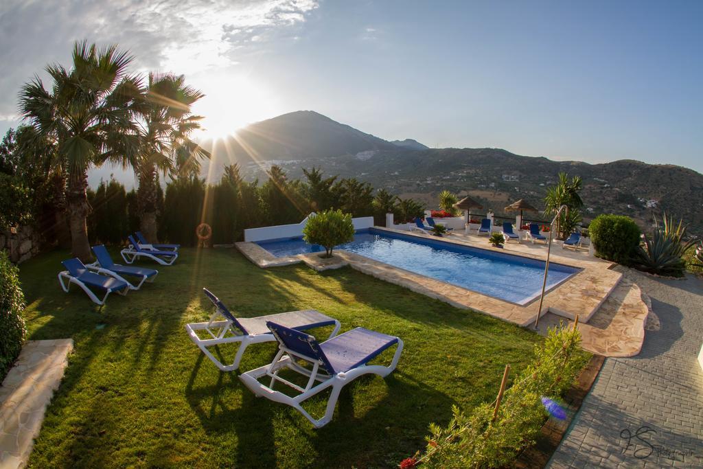 Hotel Cortijo De Salia Alcaucín Exteriör bild
