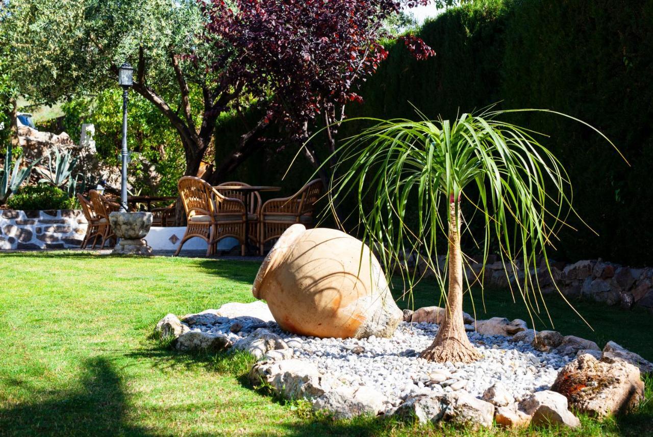 Hotel Cortijo De Salia Alcaucín Exteriör bild
