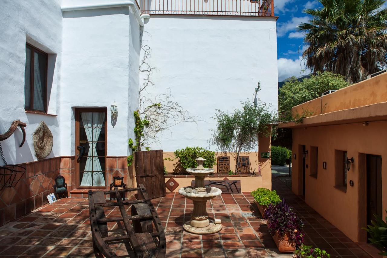 Hotel Cortijo De Salia Alcaucín Exteriör bild