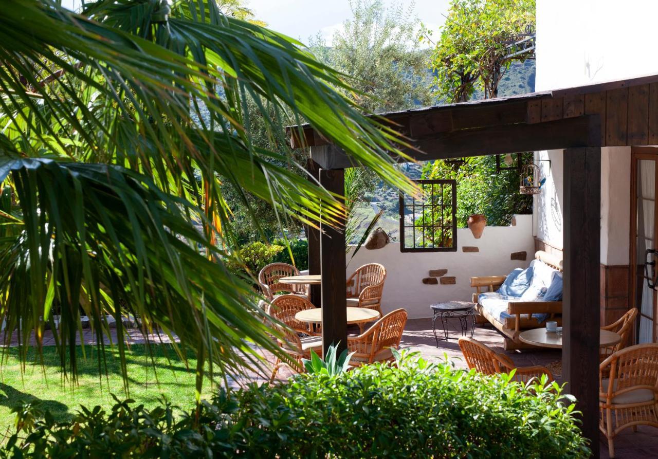 Hotel Cortijo De Salia Alcaucín Exteriör bild